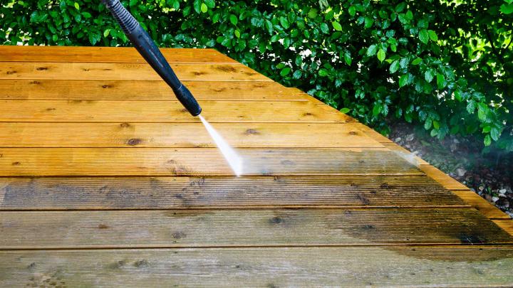 Deck Cleaning & Staining