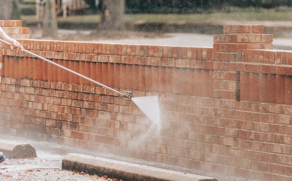 The Ultimate Guide to Power Washing Dos and Don'ts